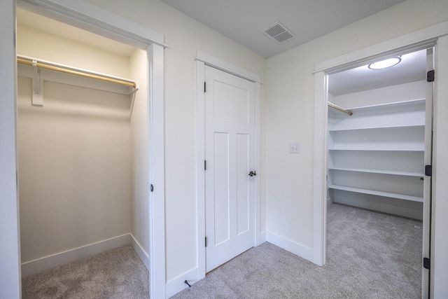 851 W Meadowview Drive, Nixa, MO 65714