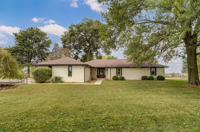 851 W Meadowview Drive, Nixa, MO 65714