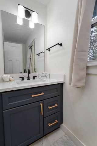 851 W Meadowview Drive, Nixa, MO 65714