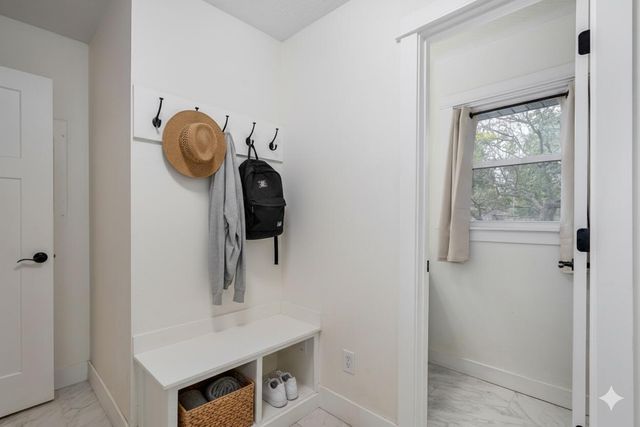 851 W Meadowview Drive, Nixa, MO 65714