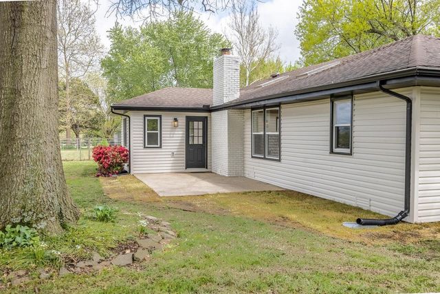 851 W Meadowview Drive, Nixa, MO 65714