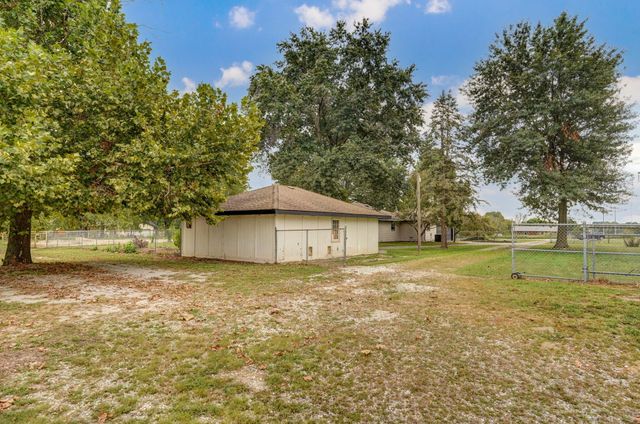 851 W Meadowview Drive, Nixa, MO 65714