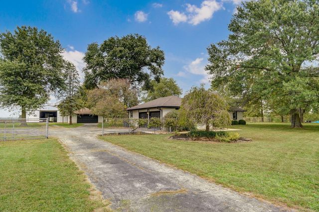 851 W Meadowview Drive, Nixa, MO 65714