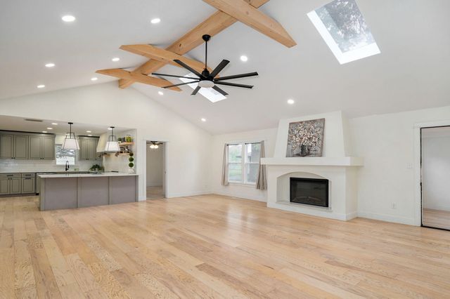 851 W Meadowview Drive, Nixa, MO 65714