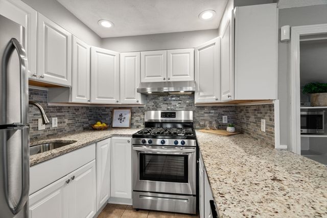 14 Mallet St 1, Boston, MA 02124