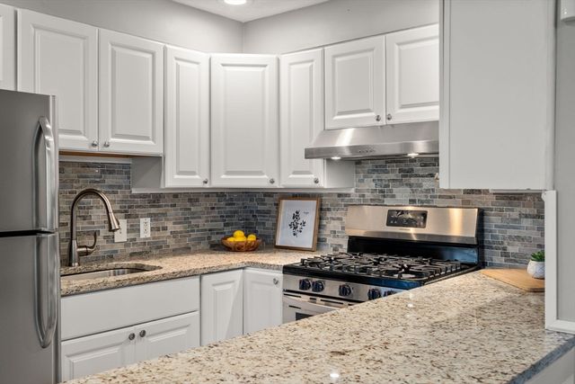 14 Mallet St 1, Boston, MA 02124