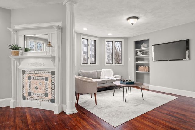 14 Mallet St 1, Boston, MA 02124