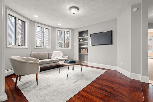 14 Mallet St 1, Boston, MA 02124