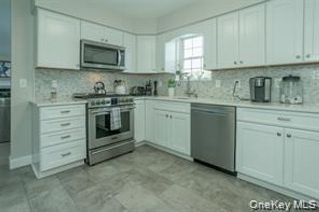 7 Valley Court, Call Listing Agent, NY 10921