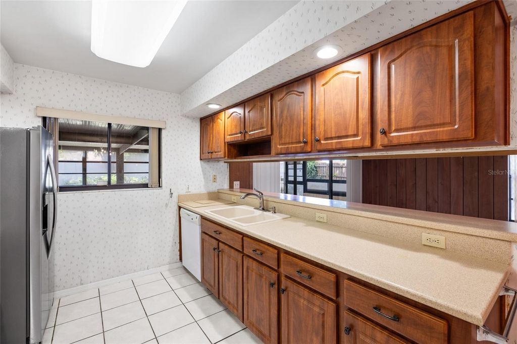 Image 14 of property listing at 3307 DEL PRADO COURT, Tampa, FL 33614