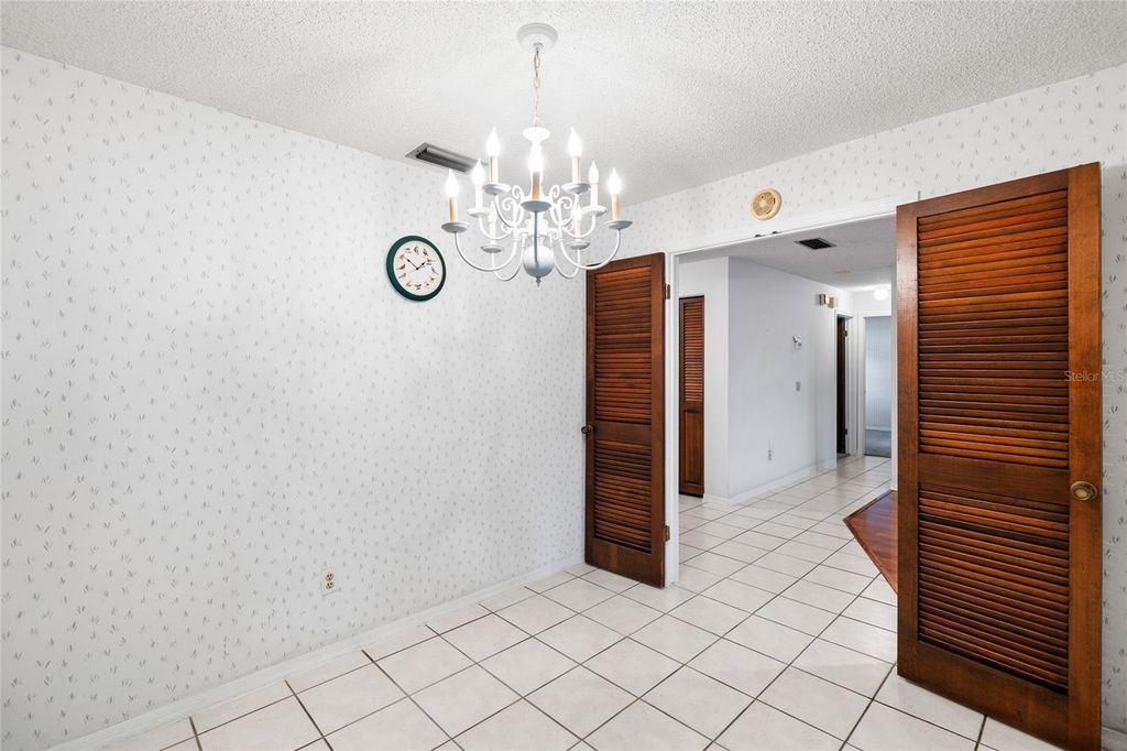 Image 17 of property listing at 3307 DEL PRADO COURT, Tampa, FL 33614