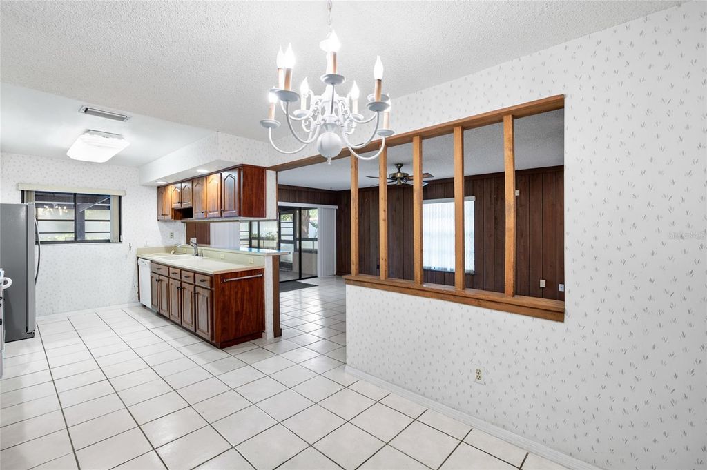 Image 18 of property listing at 3307 DEL PRADO COURT, Tampa, FL 33614