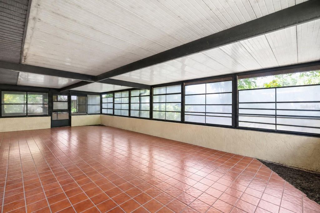 Image 25 of property listing at 3307 DEL PRADO COURT, Tampa, FL 33614