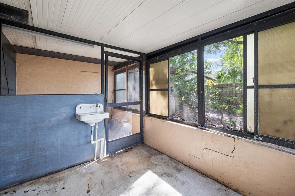 Image 29 of property listing at 3307 DEL PRADO COURT, Tampa, FL 33614