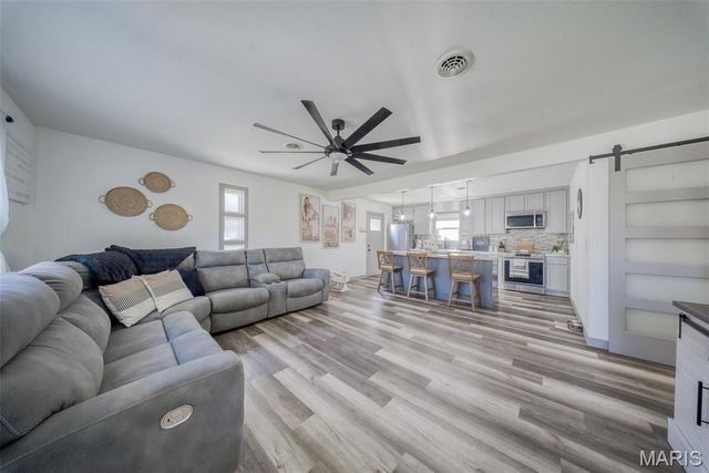 2276 Old Saint James Road, Rolla, MO 65401