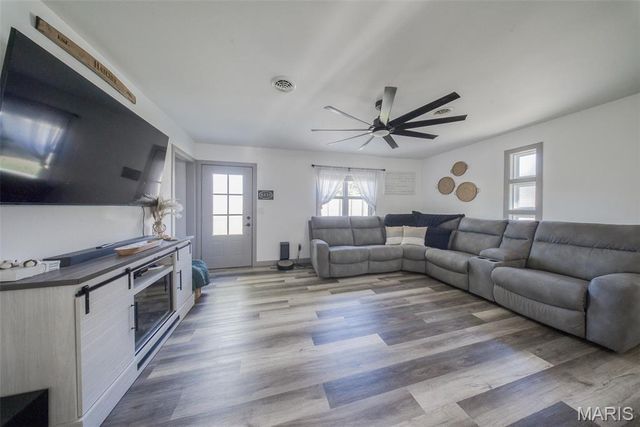 2276 Old Saint James Road, Rolla, MO 65401