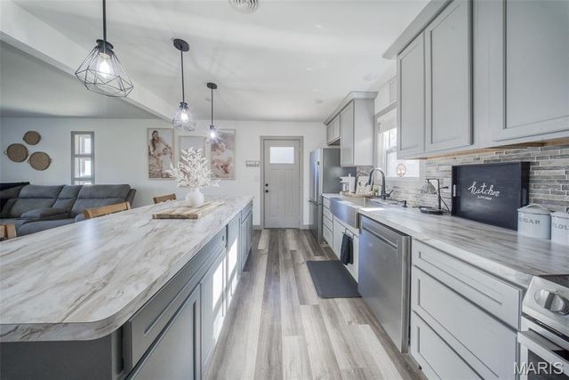 2276 Old Saint James Road, Rolla, MO 65401