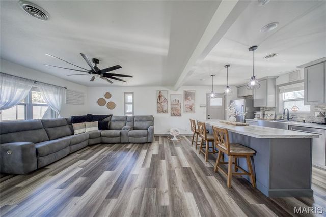 2276 Old Saint James Road, Rolla, MO 65401