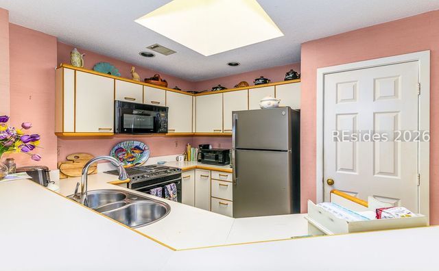 6 Village North Dr Apt 83, Hilton Head Island, SC 29926