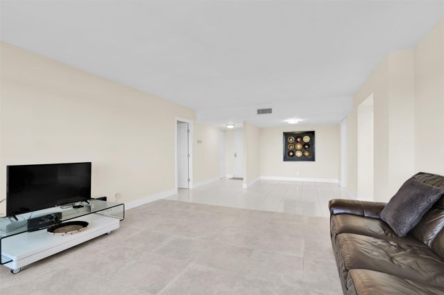 10777 W Sample Road 711, Coral Springs, FL 33065