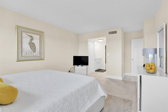 10777 W Sample Road 711, Coral Springs, FL 33065