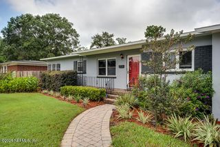 3827 VIA DE LA REINA, Jacksonville, FL 32217