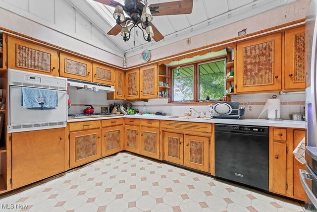 3999 Stimson Road, Norton, OH 44203