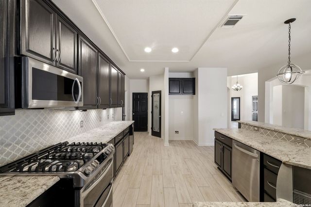 1615 Lookout Pt, San Antonio, TX 78260