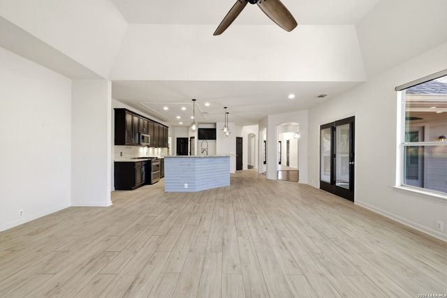 1615 Lookout Pt, San Antonio, TX 78260