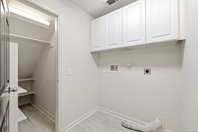 1615 Lookout Pt, San Antonio, TX 78260