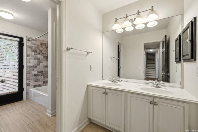 1615 Lookout Pt, San Antonio, TX 78260