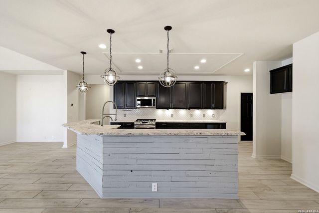 1615 Lookout Pt, San Antonio, TX 78260
