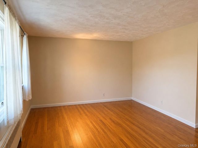 590 Bedford Road 3A, Pleasantville, NY 10570
