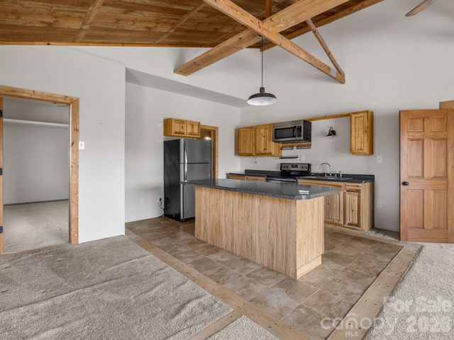 1487 Hayes Road, Columbus, NC 28722