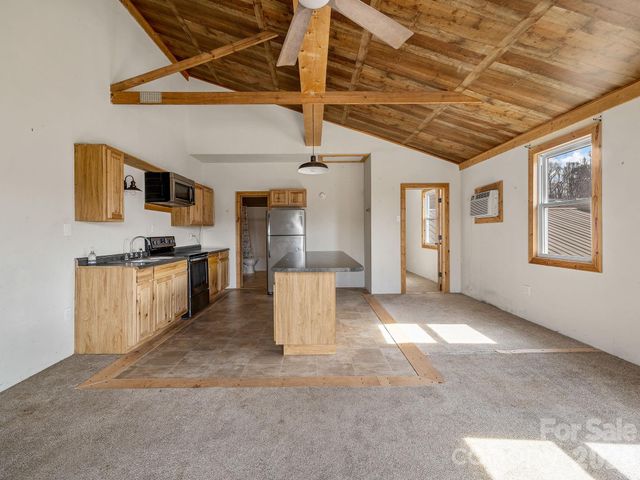 1487 Hayes Road, Columbus, NC 28722