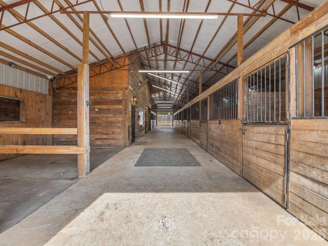 1487 Hayes Road, Columbus, NC 28722