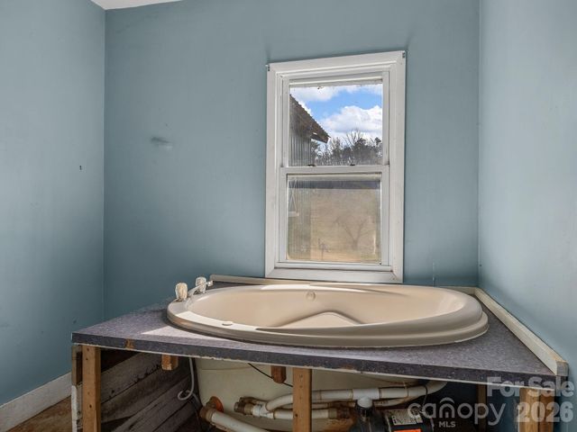 1487 Hayes Road, Columbus, NC 28722