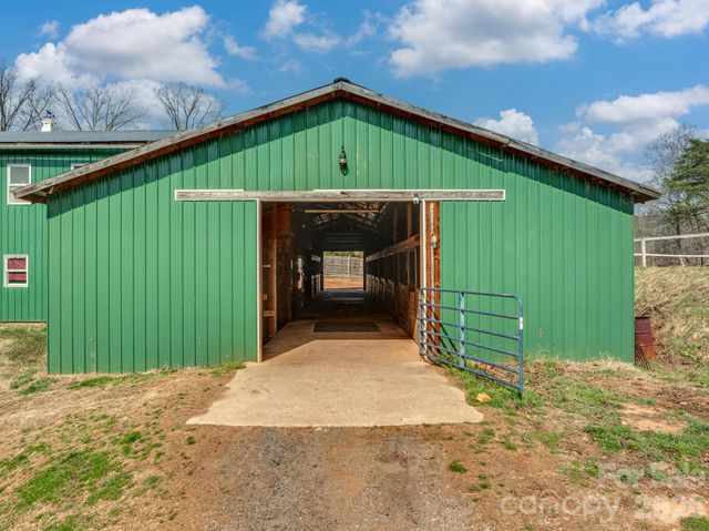 1487 Hayes Road, Columbus, NC 28722