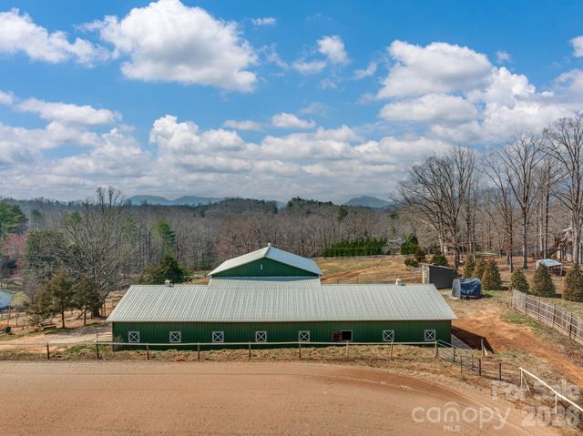 1487 Hayes Road, Columbus, NC 28722