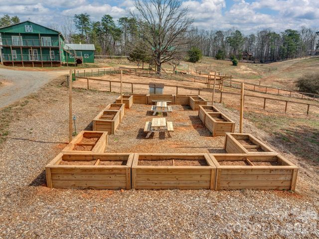 1487 Hayes Road, Columbus, NC 28722