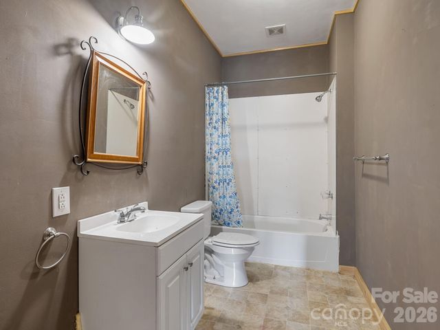 1487 Hayes Road, Columbus, NC 28722