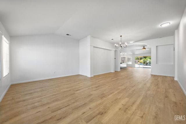5415 Moraga Court, Bakersfield, CA 93314