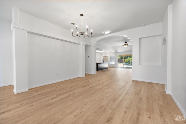 5415 Moraga Court, Bakersfield, CA 93314