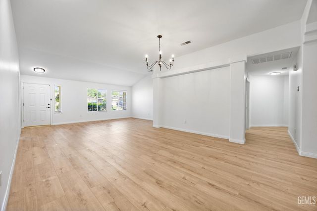 5415 Moraga Court, Bakersfield, CA 93314