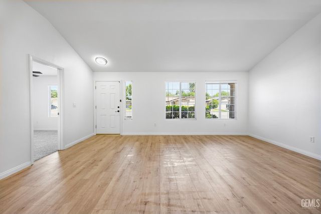 5415 Moraga Court, Bakersfield, CA 93314