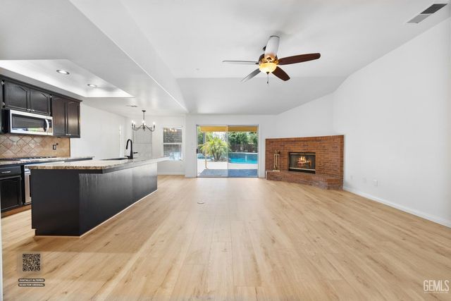 5415 Moraga Court, Bakersfield, CA 93314
