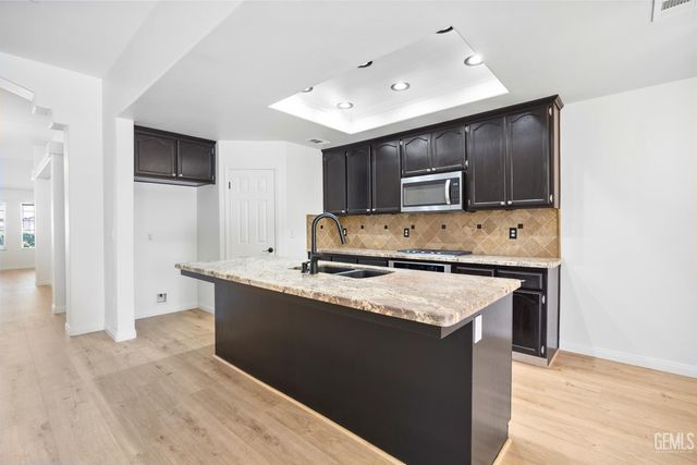 5415 Moraga Court, Bakersfield, CA 93314