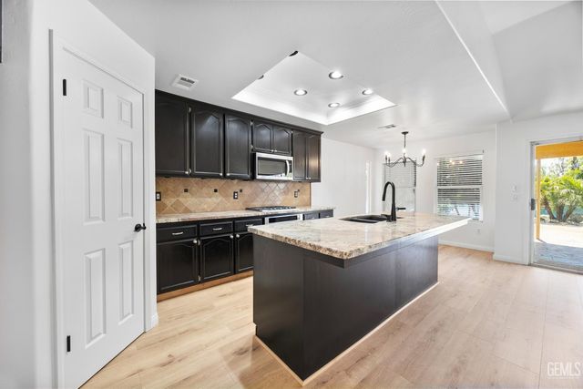 5415 Moraga Court, Bakersfield, CA 93314