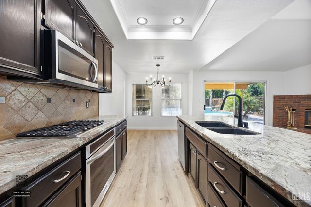 5415 Moraga Court, Bakersfield, CA 93314