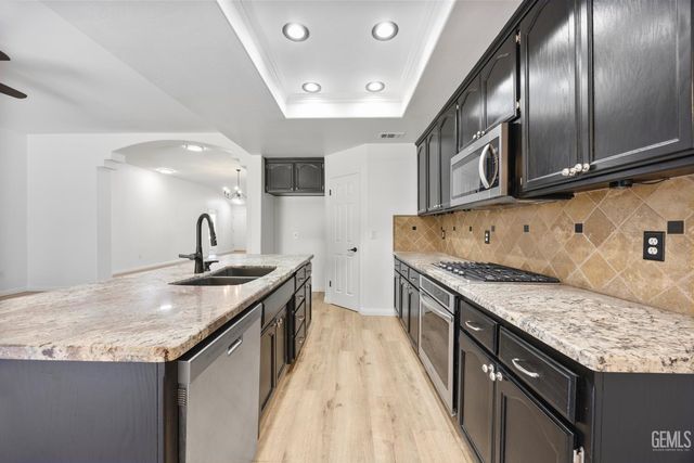 5415 Moraga Court, Bakersfield, CA 93314